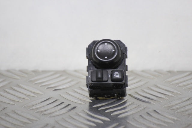 Nissan Juke Door Mirror Control Switch
