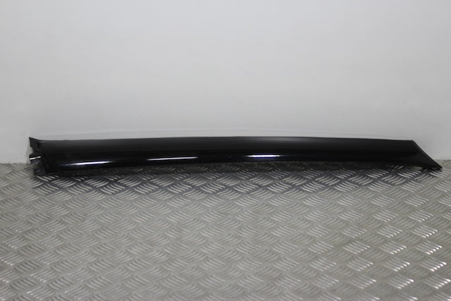 Nissan Juke Windscreen Moulding L