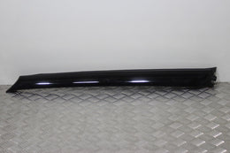 Nissan Juke Windscreen Moulding R