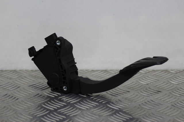 Nissan Juke Accelerator Throttle Pedal