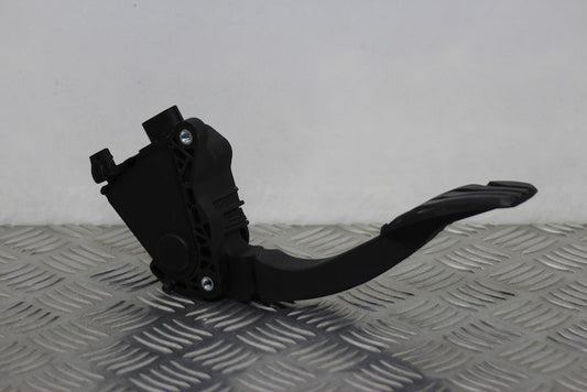 Nissan Juke Accelerator Throttle Pedal