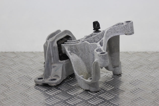 Nissan Juke Engine Mounting Drivers Side