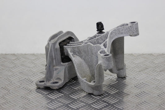 Nissan Juke Engine Mounting Drivers Side