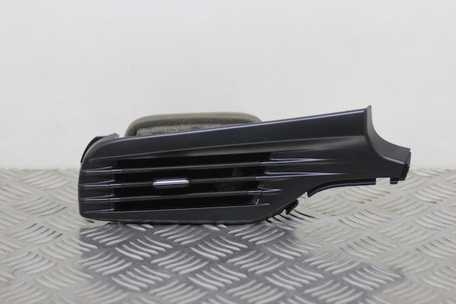 Hyundai i20 Dashboard Airvent Passengers Side (2023) - Part photo
