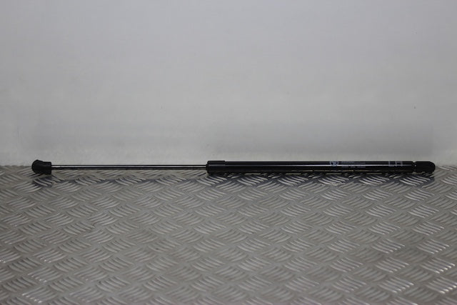 Hyundai i20 Tailgate Strut Passengers Side (2023) - Part photo