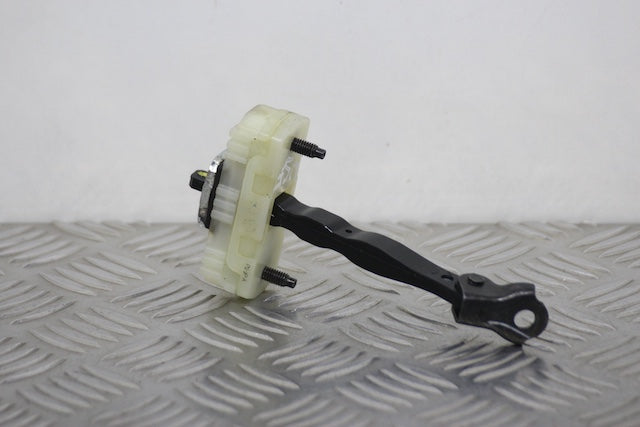 Hyundai i20 Door Check Strap Front Passengers Side (2023) - Part photo