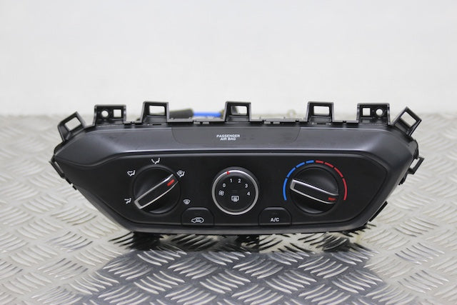 Hyundai i20 Heater Control Switch (2023) - Part photo