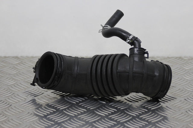 Hyundai i20 Air Feed Pipe from AirBox to Throttle Body