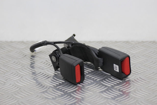 Hyundai i20 Seat Belt Buckle Lock Rear Drivers Side (2023) - Part photo