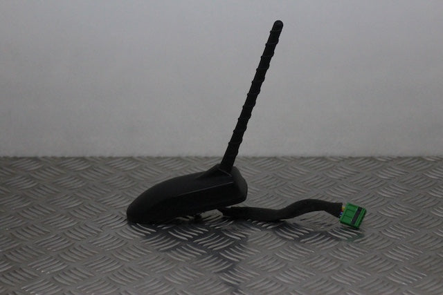 Hyundai i20 Aerial with Socket