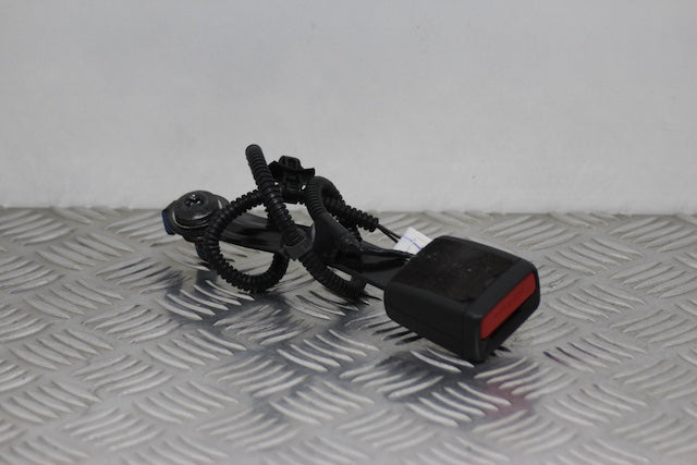 Hyundai i20 Seat Belt Buckle Lock Front Drivers Side (2023) - Part photo