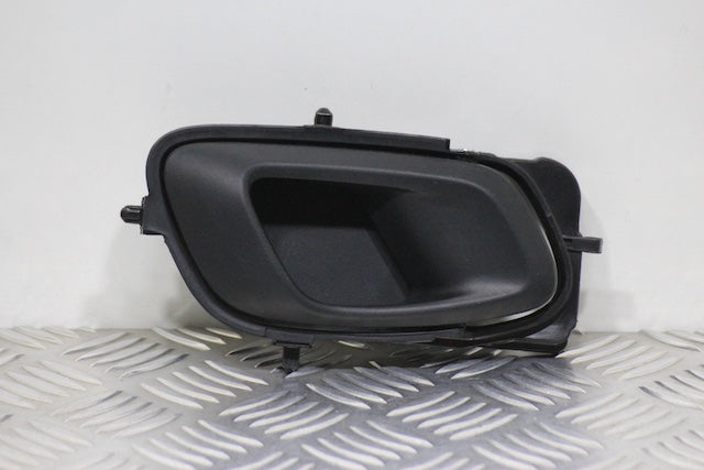 Hyundai i20 Door Handle Inner Front Drivers (2023) - Part photo
