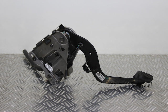 Hyundai i20 Clutch Pedal (2023) - Part photo