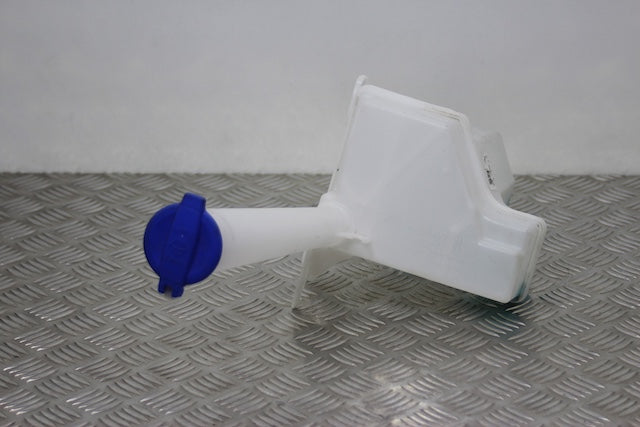 Hyundai i20 Windscreen Wash Water Bottle (2023) - Part photo