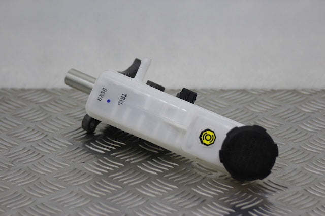 Hyundai i20 Brake Master Cylinder (2023) - Part photo