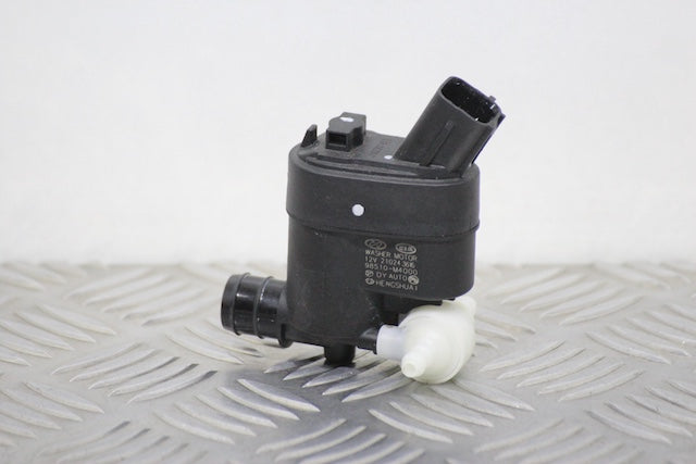 Hyundai i20 Windscreen Wash Water Bottle Motor (2023) - Part photo