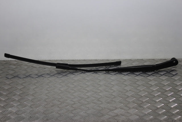 Hyundai i20 Wiper Front Drivers Side (2023) - Part photo