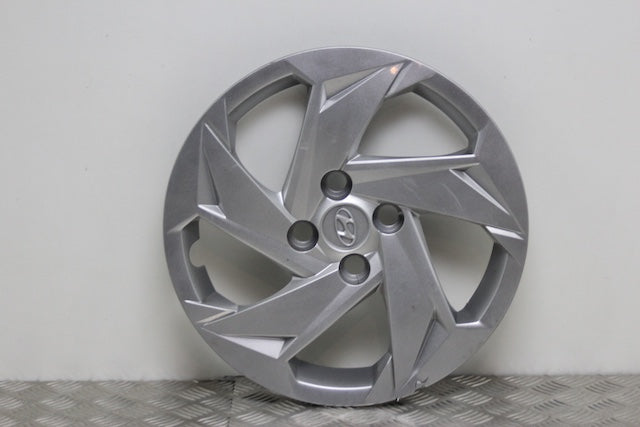 Hyundai i20 Wheel Cover Rear Drivers Side (2023) - Part photo