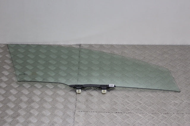 Hyundai i20 Door Window Glass Front Drivers Side (2023) - Part photo