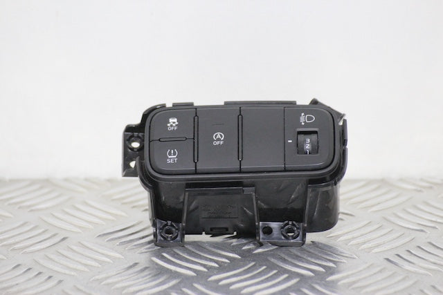 Hyundai i20 Misc Switches (2023) - Part photo
