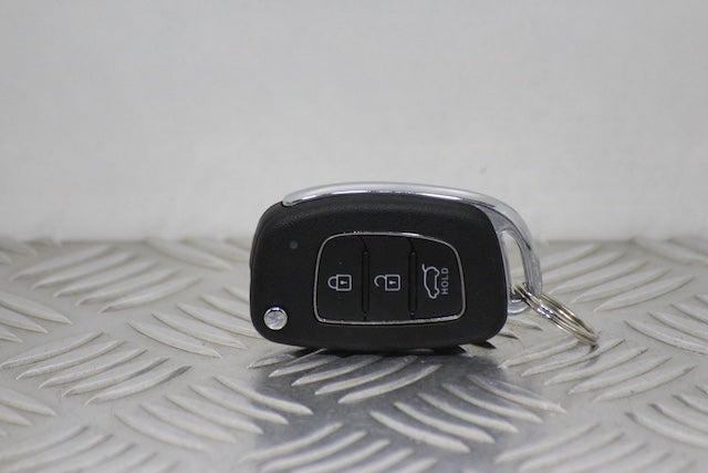 Hyundai i20 Key Fob (2023) - Part photo
