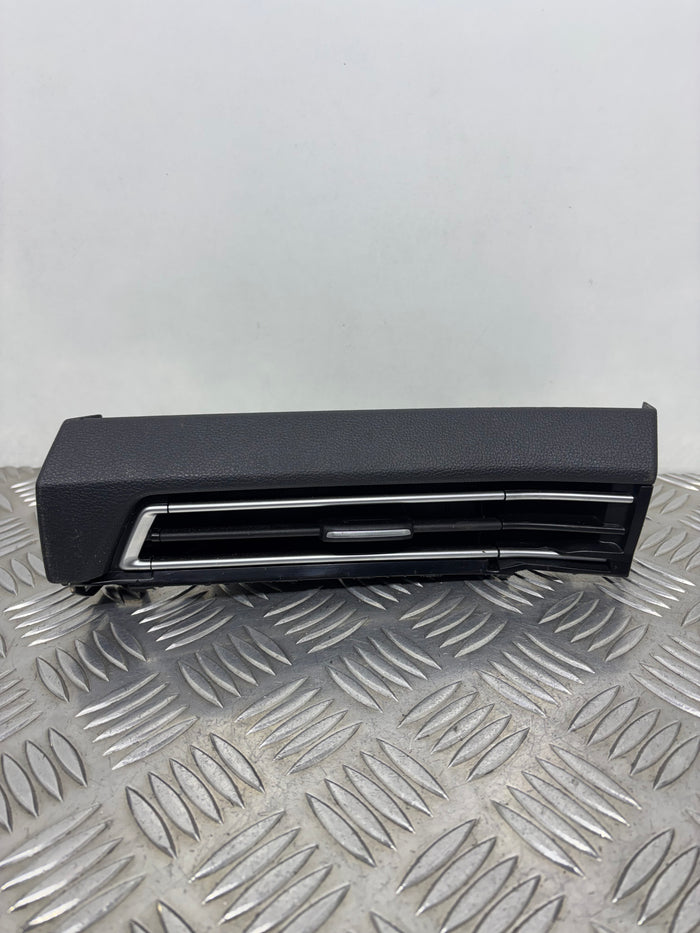 Volkswagen Golf Dashboard Airvent Drivers Side (2022)