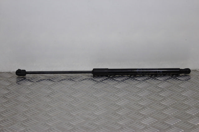 Hyundai i30 Tailgate Strut Drivers Side 
