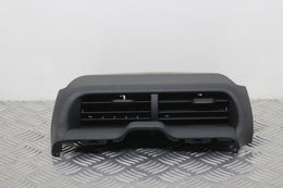 Toyota Yaris Dashboard Airvent Center