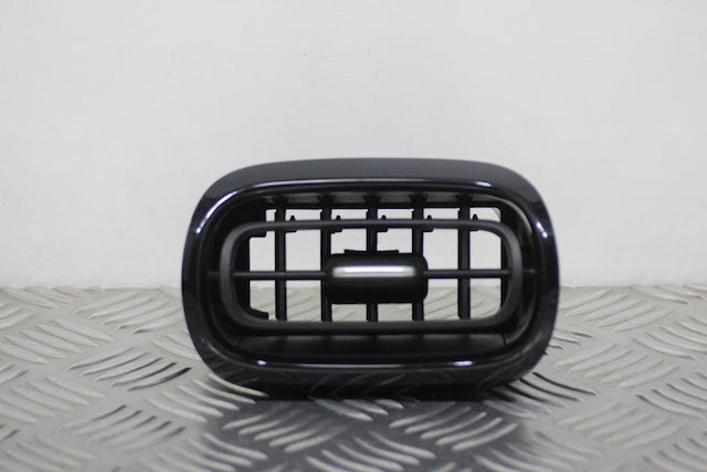Toyota Yaris Dashboard Airvent Drivers Side