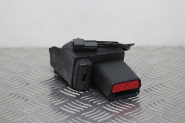 Toyota Yaris Seat Belt Buckle Lock Rear Drivers Side