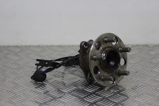 Toyota Yaris Hub with Bearing Rear Passengers Side
