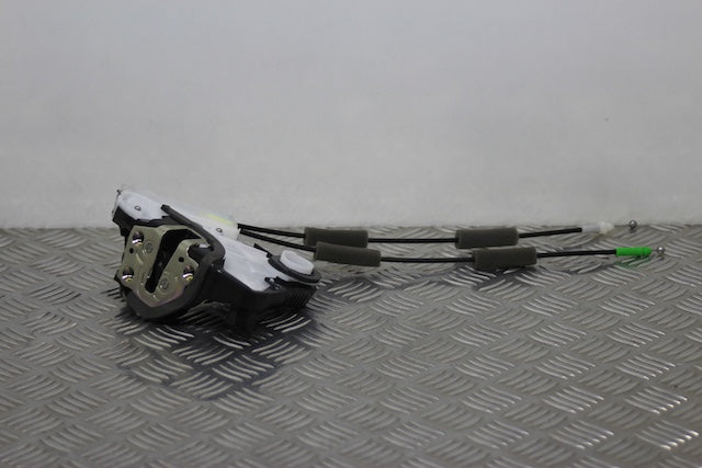 Toyota Yaris Door Lock Assembly Front Drivers Side