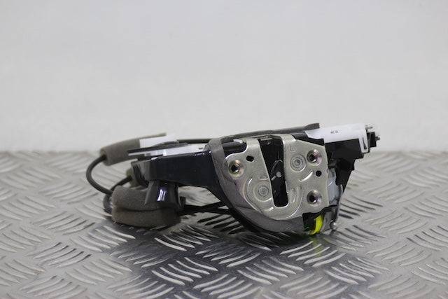 Toyota Yaris Door Lock Mechanism Front Passengers Side