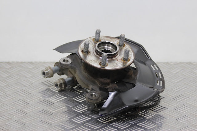 Toyota Yaris Stub Axle with Hub and Bearing Front Passengers Side