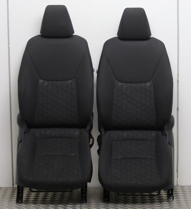 Toyota Yaris Seat Front x2