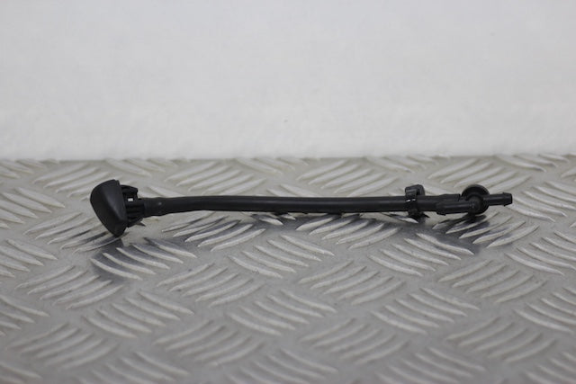 Toyota Yaris Windscreen Washer Jet Drivers Side (2024)