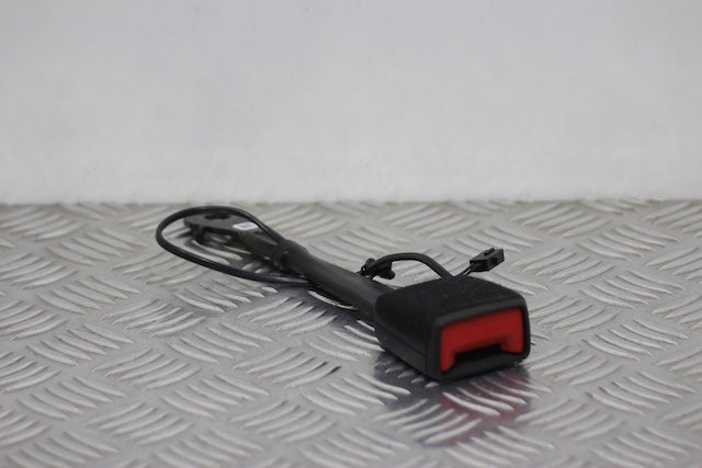 Volkswagen Golf Seat Belt Buckle Lock Front Passengers Side