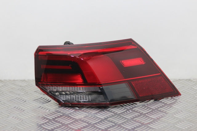 Volkswagen Golf Tail Light Lamp Drivers Side