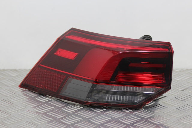 Volkswagen Golf Tail Light Lamp Passengers Side