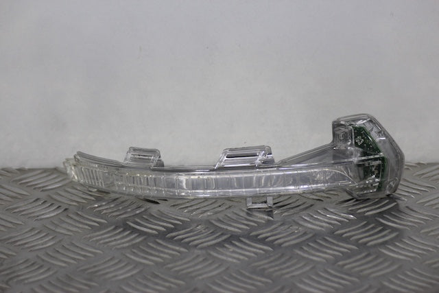 Volkswagen Golf Door Mirror Indicator Drivers Side