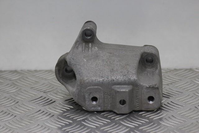 Volkswagen Golf Gearbox Mounting Support Bracket (2022)