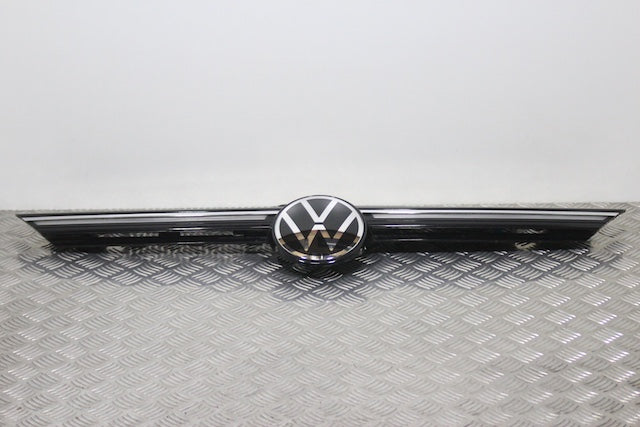 Volkswagen Golf Bumper Grill Badge