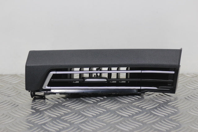 Volkswagen Golf Dashboard Airvent Passengers Side