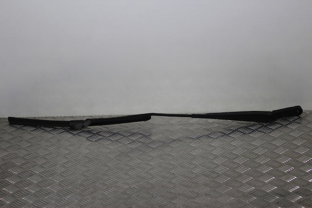 Volkswagen Golf Wiper Front Passengers Side