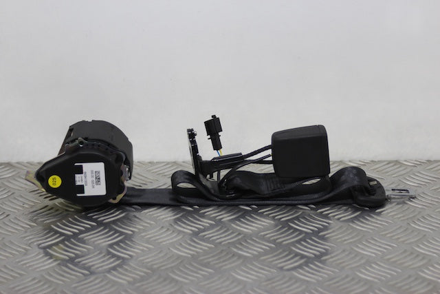 Volkswagen Golf Seat Belt Rear Centre