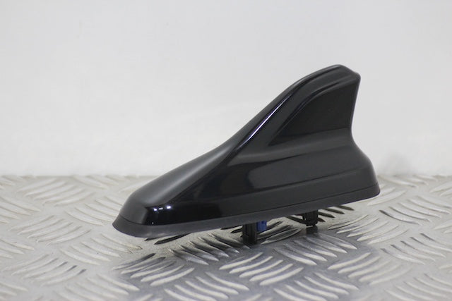 Volkswagen Golf Aerial with Socket