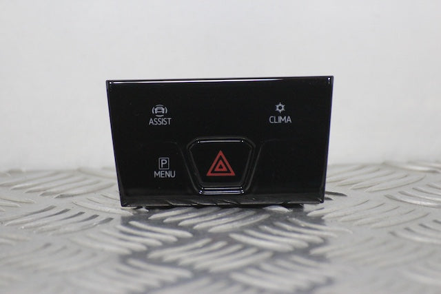 Volkswagen Golf Hazard Switch (2022)