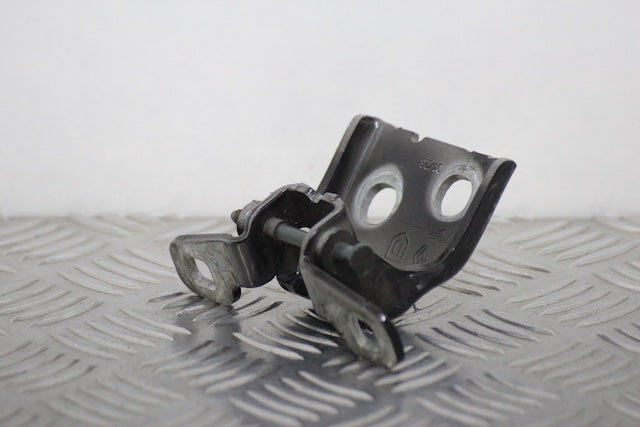 Dacia Jogger Door Hinge Bottom Front Passengers Side