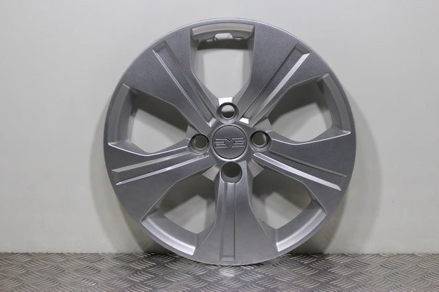 Dacia Sandero Wheel Cover Front Drivers Side