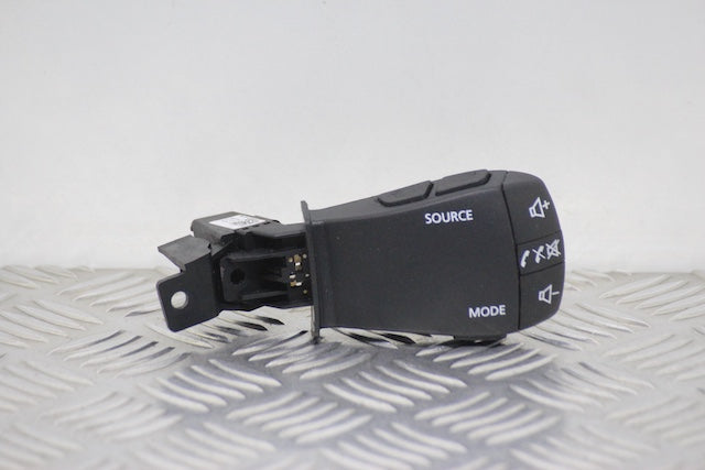 Dacia Sandero Radio Switch Volume